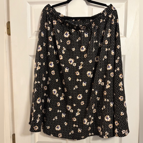 SHEIN Dresses & Skirts - Black Floral Print Skirt